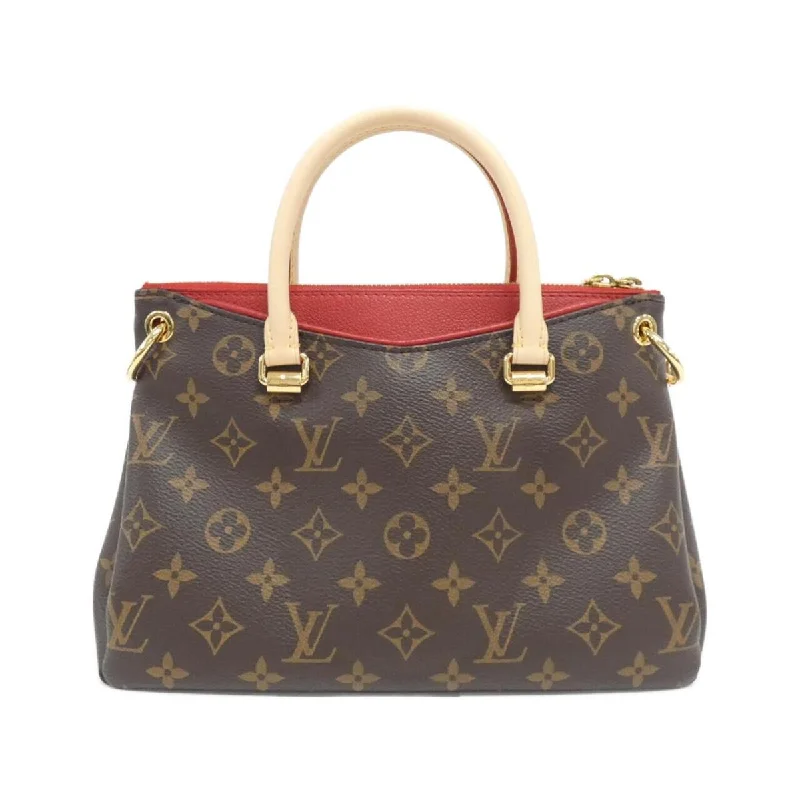 Ladies Louis Vuitton Petite Malle bags with a star - shaped charm for cutenessLouis Vuitton BB M41241 Monogram Bag