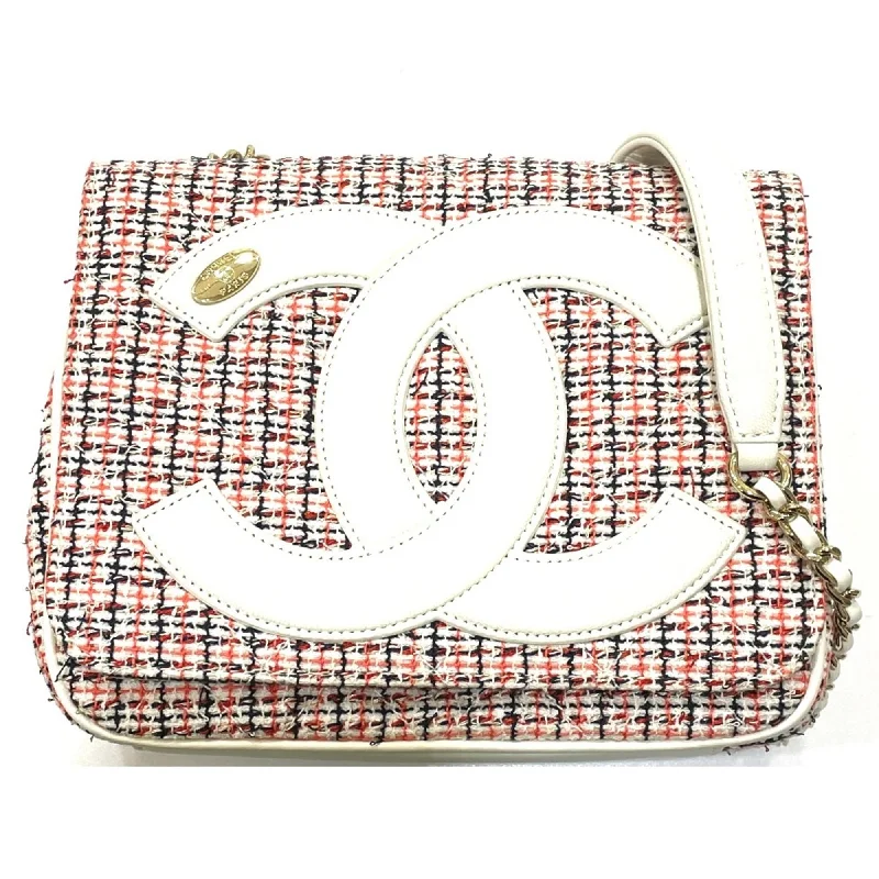 Chanel Lightweight Handbag for Daily ErrandsChanel CC Mark Bag Chain Shoulder Bag White x Red GoldHardware