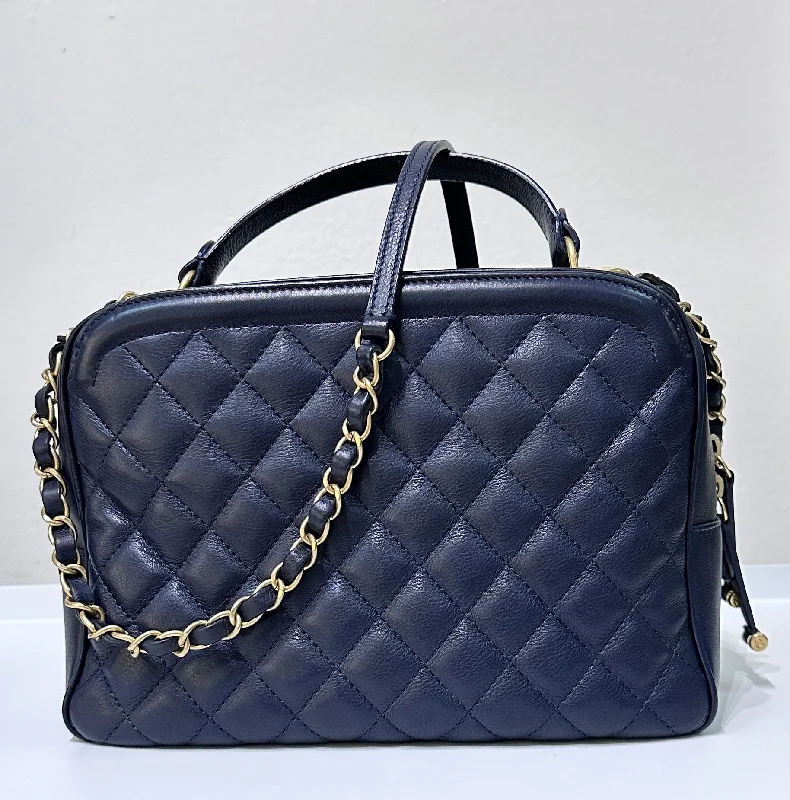 Chanel Lightweight Handbag for Daily ErrandsChanel CC Top Handle Vanity Case Quilted Calfskin Small