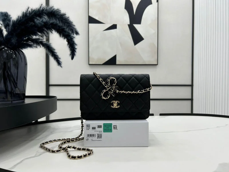 Chanel bags with chain and leather strap combinationsChanel Bags