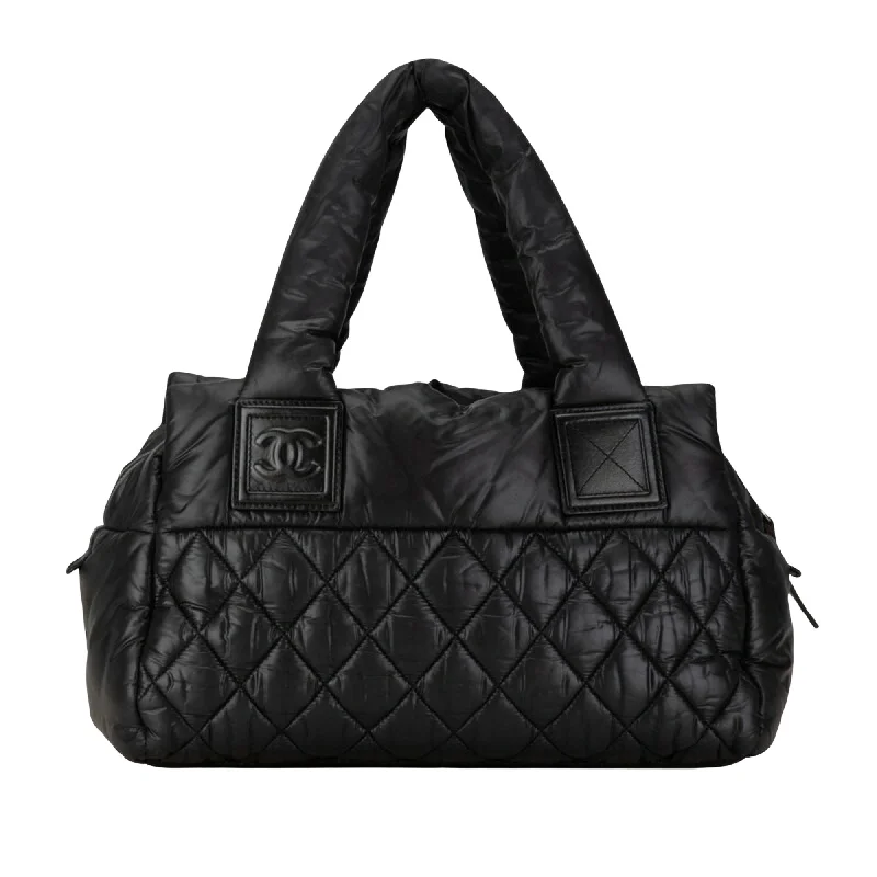 Chanel bags for a polished and professional appearanceCHANEL Coco Cocoon Handbag