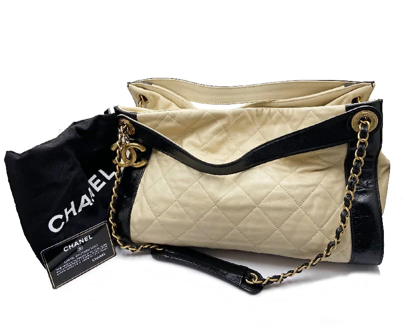 Chanel New Arrival Handbag with Gold HardwareCHANEL Ivory Black Leather Hand Shoulder Bag