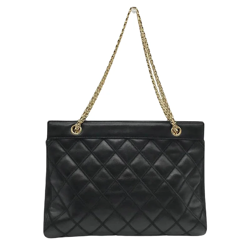 Chanel bags that pair perfectly with any outfitCHANEL Coco Mark Tote