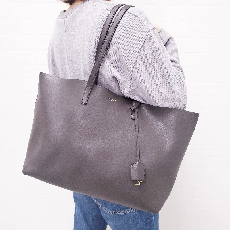 Hermes Victoria Bags with Signature Turnlock ClosuresSAINT LAURENT GREY LEATHER TOTE