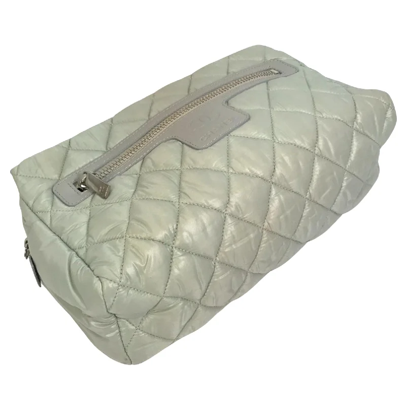 Chanel bags with iconic stitching detailsCHANEL Coco Cocoon Clutch Bag